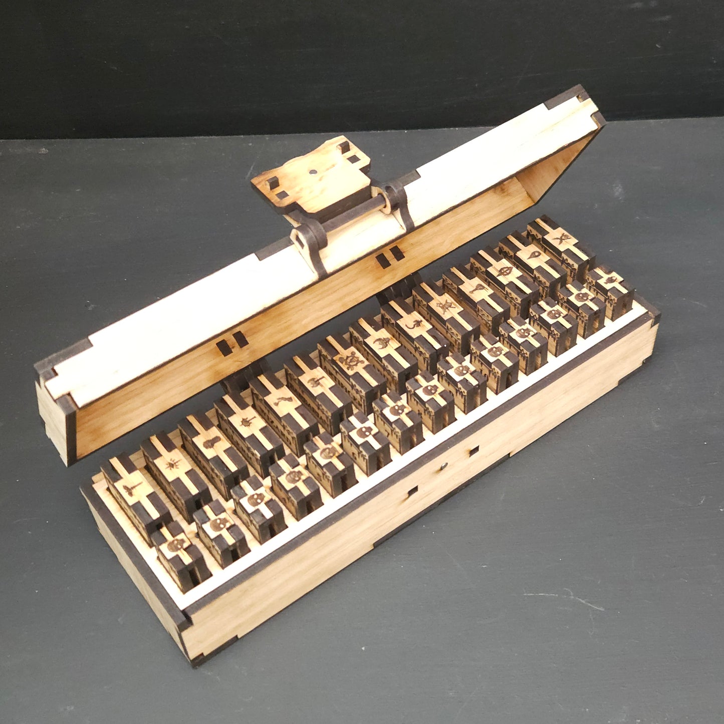 DnD Initiative Tracker Set und Aufbewahrungsbox