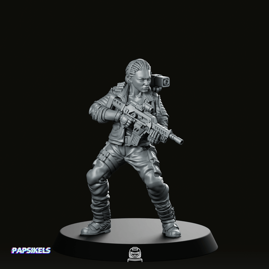 Human Colonial Marine Colonel Eula Hendricks 2 Miniature