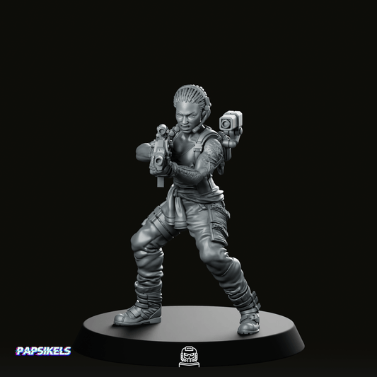Human Colonial Marine Colonel Eula Hendricks Miniature