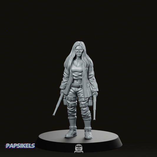 Human Melee Weapon Specialist Serena Miniature