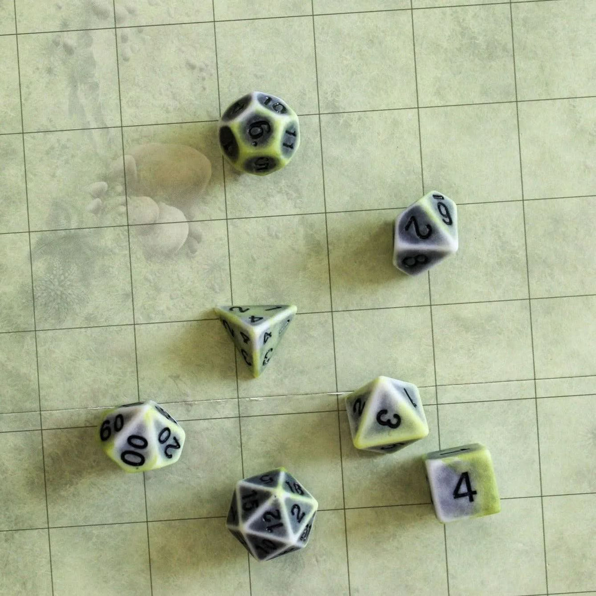 Archaic Dark Yellow Green Dice Set